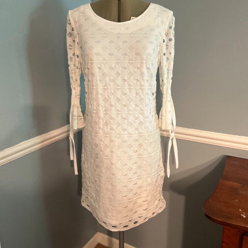 R&K White Eyelet Shift Dress Women’s Size 10 Tie Sleeve Lined